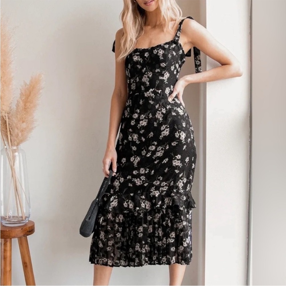 Lulus Terrace Views Black Floral Print Midi Dress Small​